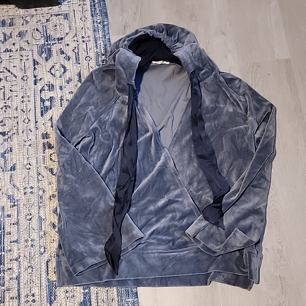 Velvet Hoodie‎